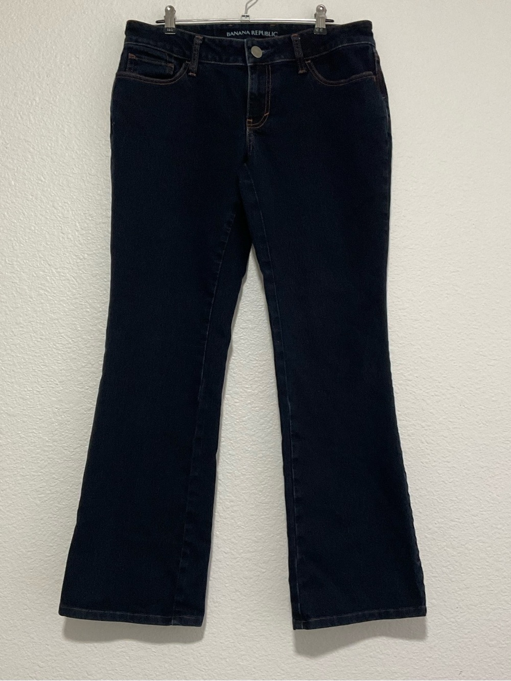 Banana Republic Women’s Dark Wash Curvy Boot Size 29 Cut Low Rise